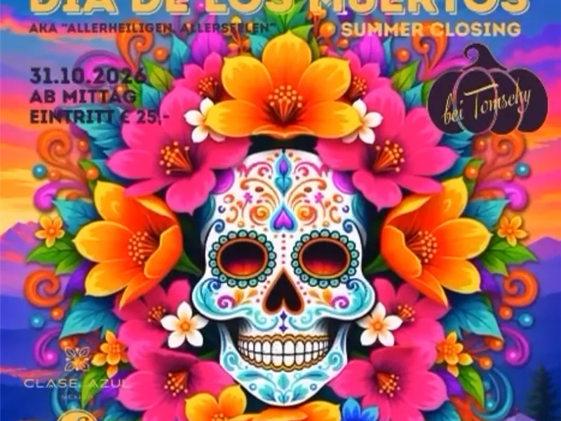 Bunter mexikanischer Totenkopf umrahmt von Blumen auf einem Veranstaltungsplakat.