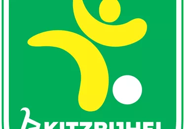 Grünes Wappen des Fussballclub Kitzbühel mit gelber stilisierter Figur, weißem Ball und Gründungsjahr 1930.
